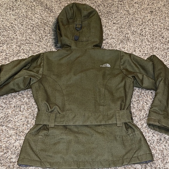 SOLD😍NORTH FACE XS women’s winter/fall jacket faux fur trendy  olive green belt - Picture 9 of 17